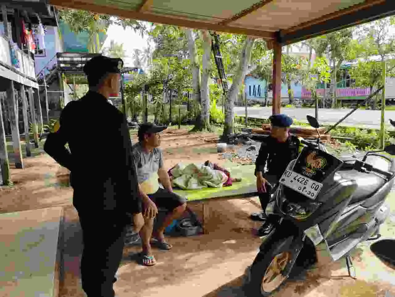 Personel Satbrimob Polda Kaltara Laksanakan Program Brimob RW, Sambangi Rumah Warga Personel Satbrimob Polda Kaltara Laksanakan Program Brimob RW, Sambangi Rumah Warga