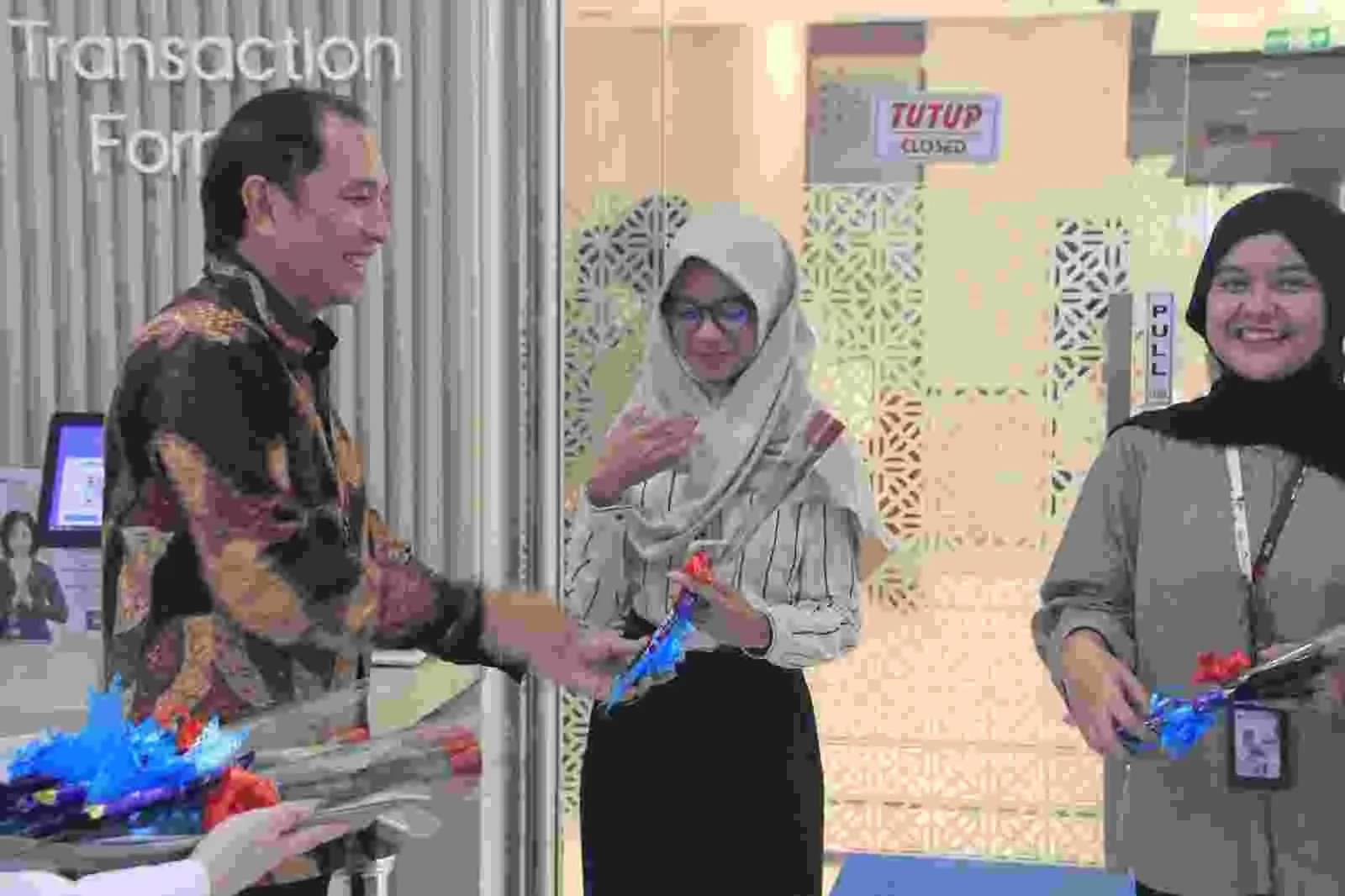 Hari Pelanggan Nasional, BRI Rasuna Said Komitmen Berikan Layanan Terbaik Hari Pelanggan Nasional, BRI Rasuna Said Komitmen Berikan Layanan Terbaik
