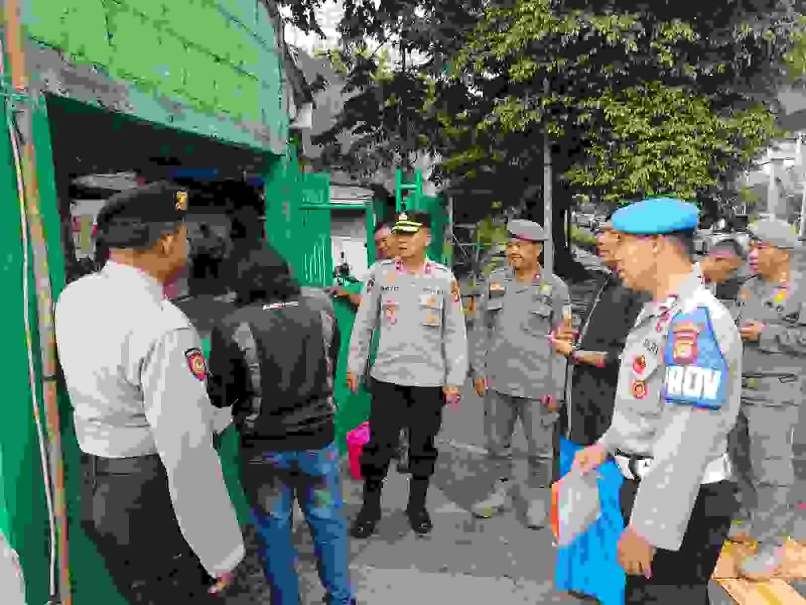 Posko Ormas di Pasar Rebo Dikosongkan dan Dicatat Ulang, Penertiban Berjalan Kondusif