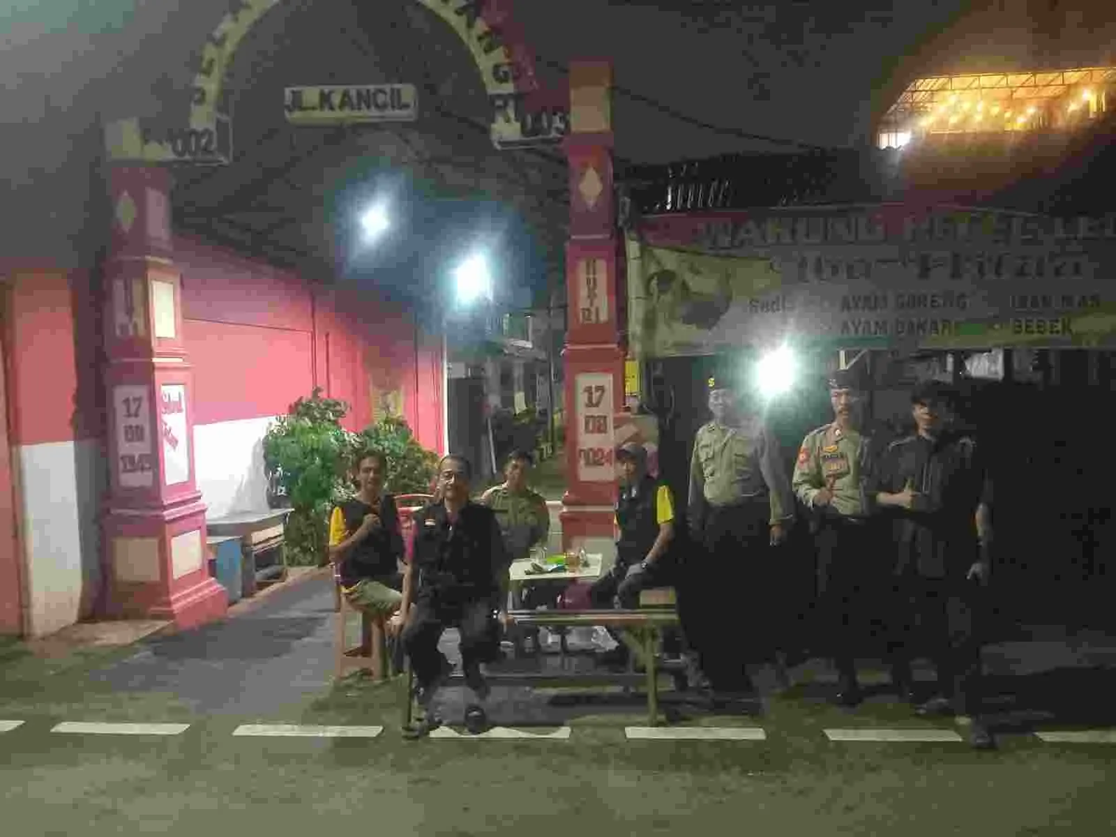Polsek Makasar Gencarkan Patroli Dialogis di Jalan Raya Jengki, Wujudkan Lingkungan Aman dan Kondusif