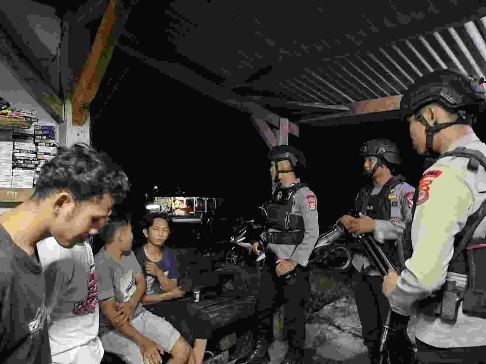 Satbrimob Polda Banten Batalyon C Pelopor Melaksanakan Patroli Kamtibmas Jarah Jauh Di Wilayah Hukum Polres Lebak Satbrimob Polda Banten Batalyon C Pelopor Melaksanakan Patroli Kamtibmas Jarah Jauh Di Wilayah Hukum Polres Lebak