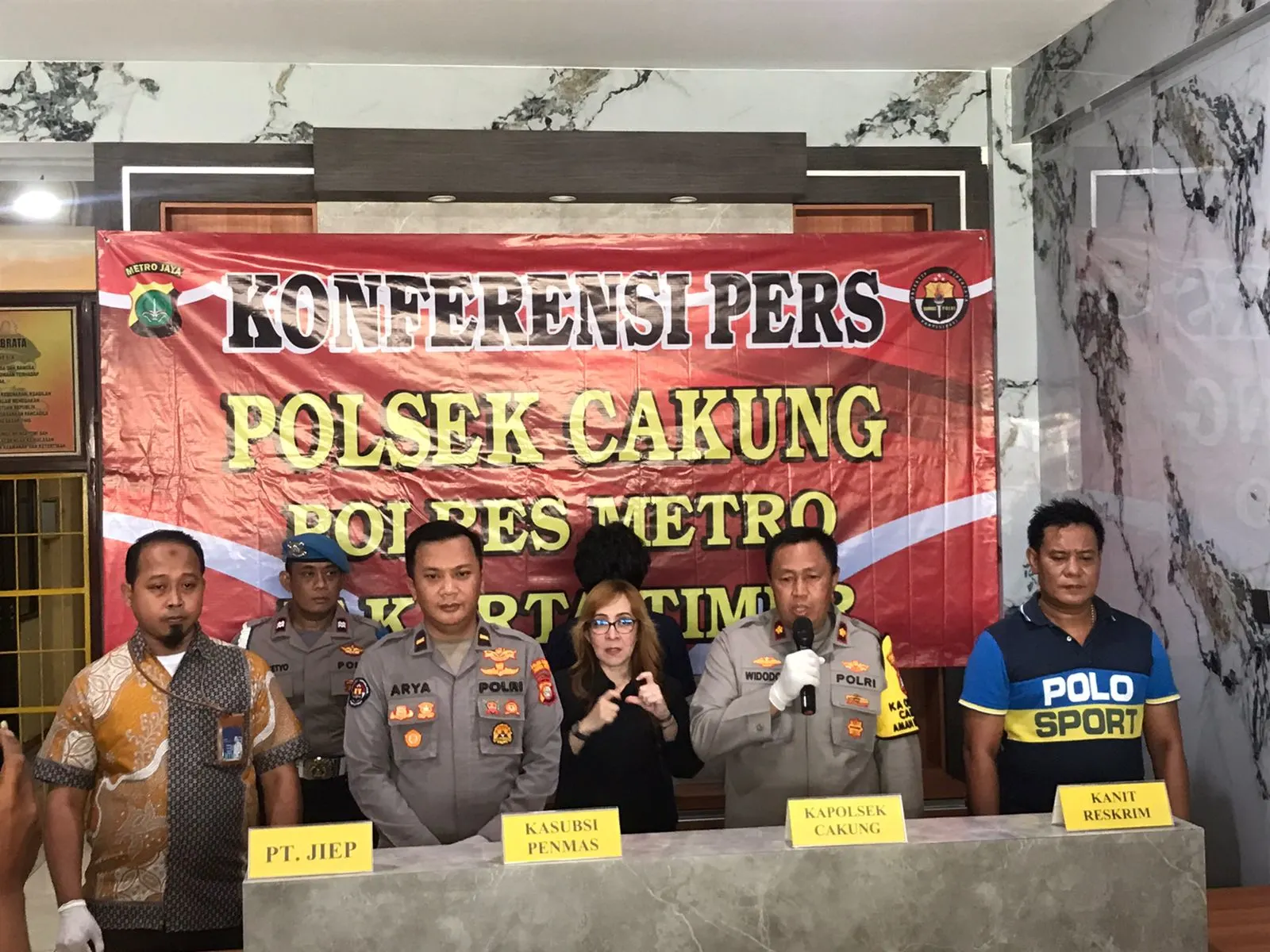 Unit Reskrim Polsek Cakung Ciduk Pelaku Begal Motor di Rumah Kontrakan Unit Reskrim Polsek Cakung Ciduk Pelaku Begal Motor di Rumah Kontrakan