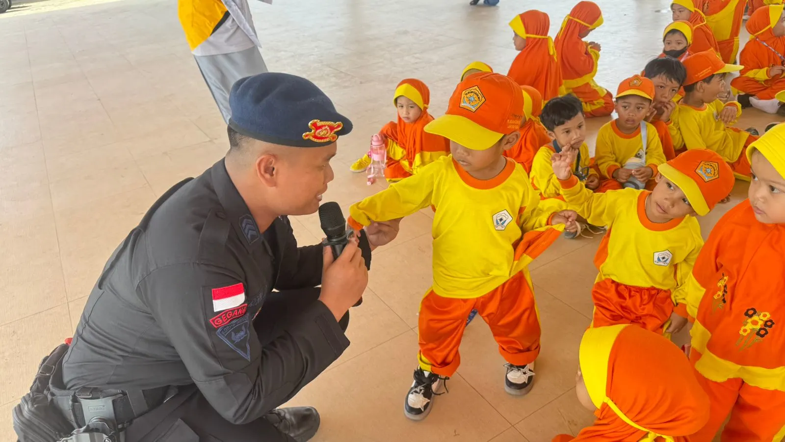 TK Cahaya Hati Tebarkan Keceriaan di Den Gegana Sat Brimob Polda Papua, Pupuk Kedekatan Sejak Dini TK Cahaya Hati Tebarkan Keceriaan di Den Gegana Sat Brimob Polda Papua, Pupuk Kedekatan Sejak Dini
