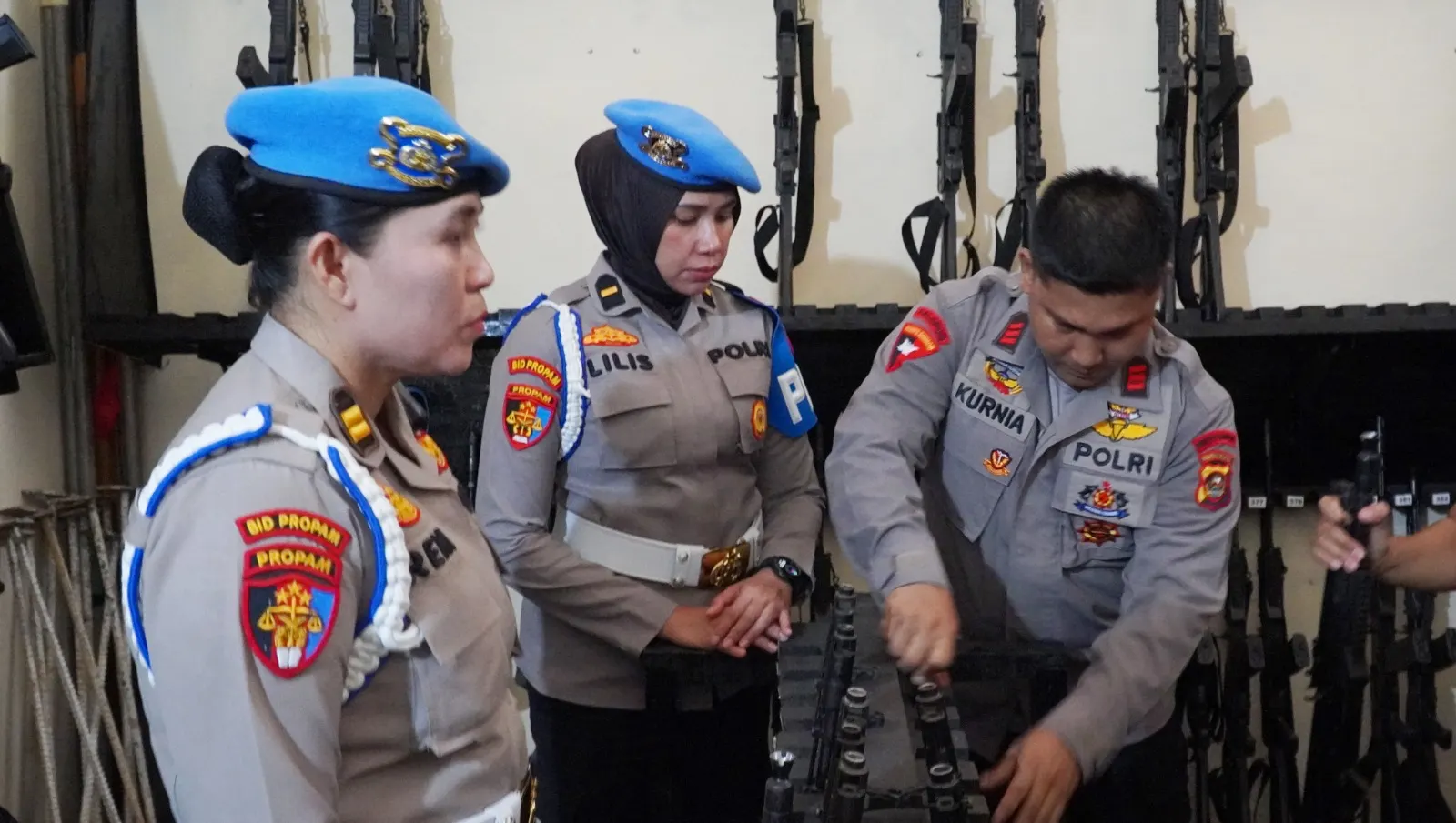 Polda Sumsel Melalui Bidpropam Laksanakan Pengecekan Senjata Api dan Amunisi Personel Batalyon A Pelopor, Tegaskan Disiplin dan Akuntabilitas Polda Sumsel Melalui Bidpropam Laksanakan Pengecekan Senjata Api dan Amunisi Personel Batalyon A Pelopor, Tegaskan Disiplin dan Akuntabilitas