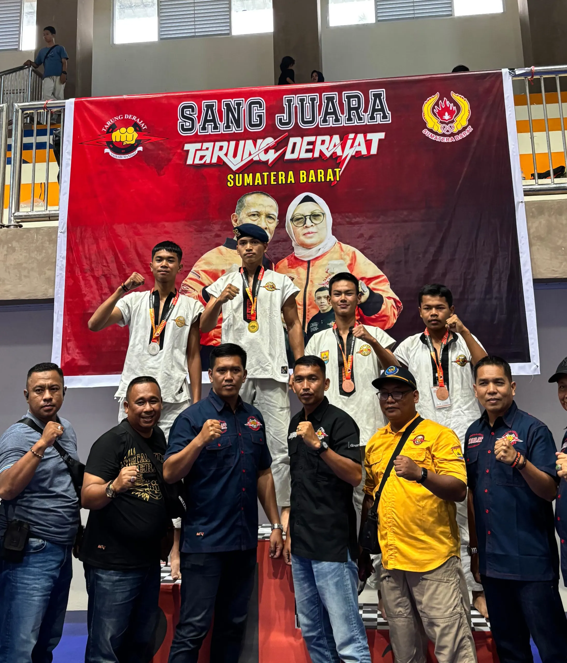 Personel Satuan Brimob Polda Sumbar Raih Prestasi Gemilang di Kejuaraan Tarung Derajat Se-Sumatera Barat