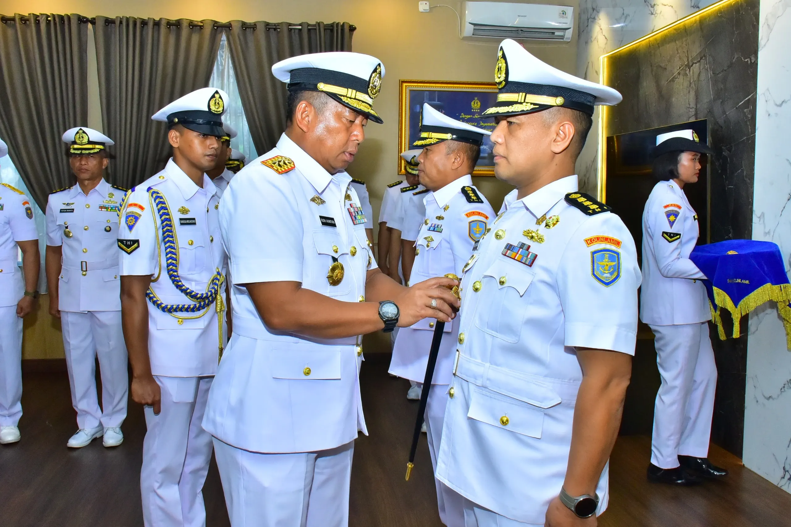 KOLINLAMIL LAKSANAKAN SERTIJAB KADISHARKAP, TEGASKAN KOMITMEN KESIAPAN ARMADA KOLINLAMIL LAKSANAKAN SERTIJAB KADISHARKAP, TEGASKAN KOMITMEN KESIAPAN ARMADA