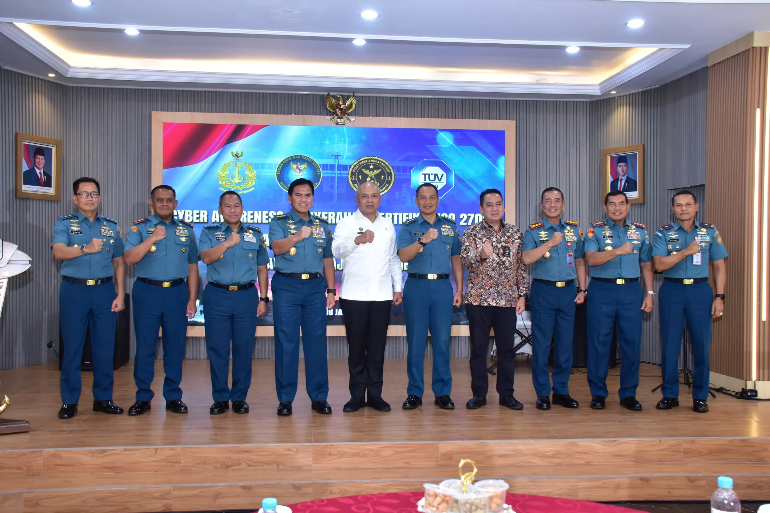 PANGKORMAR HADIRI KEGIATAN CYBER AWARENESS DAN PENYERAHAN SERTIFIKAT ISO 27001 PUSSIBERAL PANGKORMAR HADIRI KEGIATAN CYBER AWARENESS DAN PENYERAHAN SERTIFIKAT ISO 27001 PUSSIBERAL