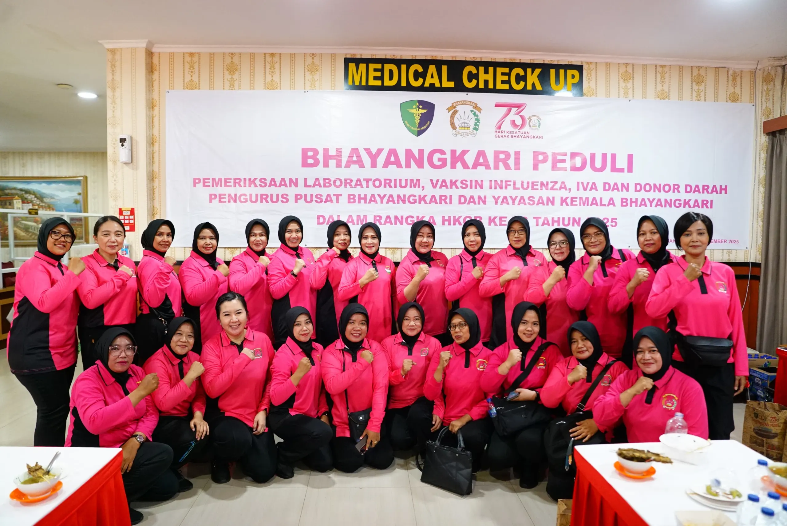 Ketua Bhayangkari PG06 Korps Brimob Polri Ikuti Pemeriksaan Kesehatan dan Pemberian Vaksin Influenza Ketua Bhayangkari PG06 Korps Brimob Polri Ikuti Pemeriksaan Kesehatan dan Pemberian Vaksin Influenza