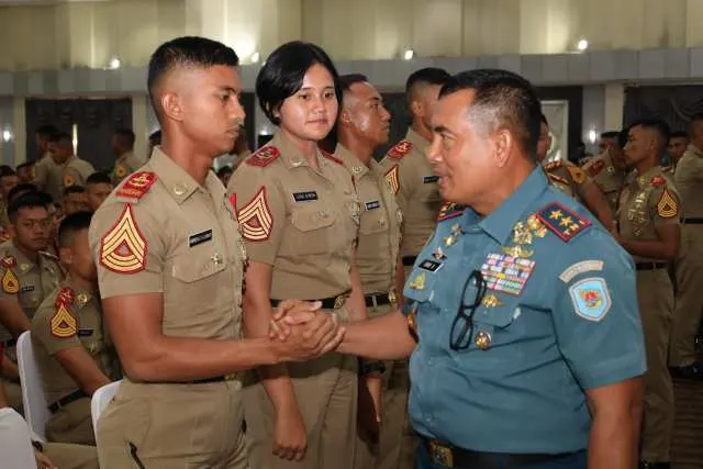 ASKOMLEK DANKORMAR HADIRI HARI PERINGATAN ANGKATAN BERSENJATA SINGAPURA TAHUN 2025