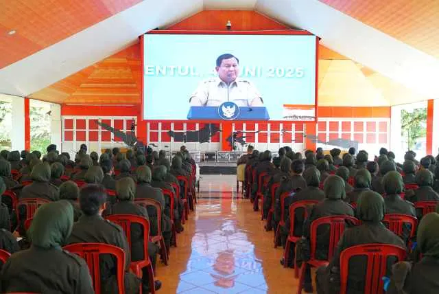 Siswa Pendidikan Dasar Militer Dan Pelatihan Manajerial Program SPPI Ikuti Arahan Presiden RI Melalui Virtual Siswa Pendidikan Dasar Militer Dan Pelatihan Manajerial Program SPPI Ikuti Arahan Presiden RI Melalui Virtual