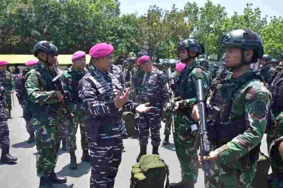 Kas Kormar Pimpin Apel Gelar Riksiaplat Korps Marinir dan Apel Kesiapan Pasukan Upacara HUT Ke-80 TNI TA 2025 Pasmar 2. Kas Kormar Pimpin Apel Gelar Riksiaplat Korps Marinir dan Apel Kesiapan Pasukan Upacara HUT Ke-80 TNI TA 2025 Pasmar 2.