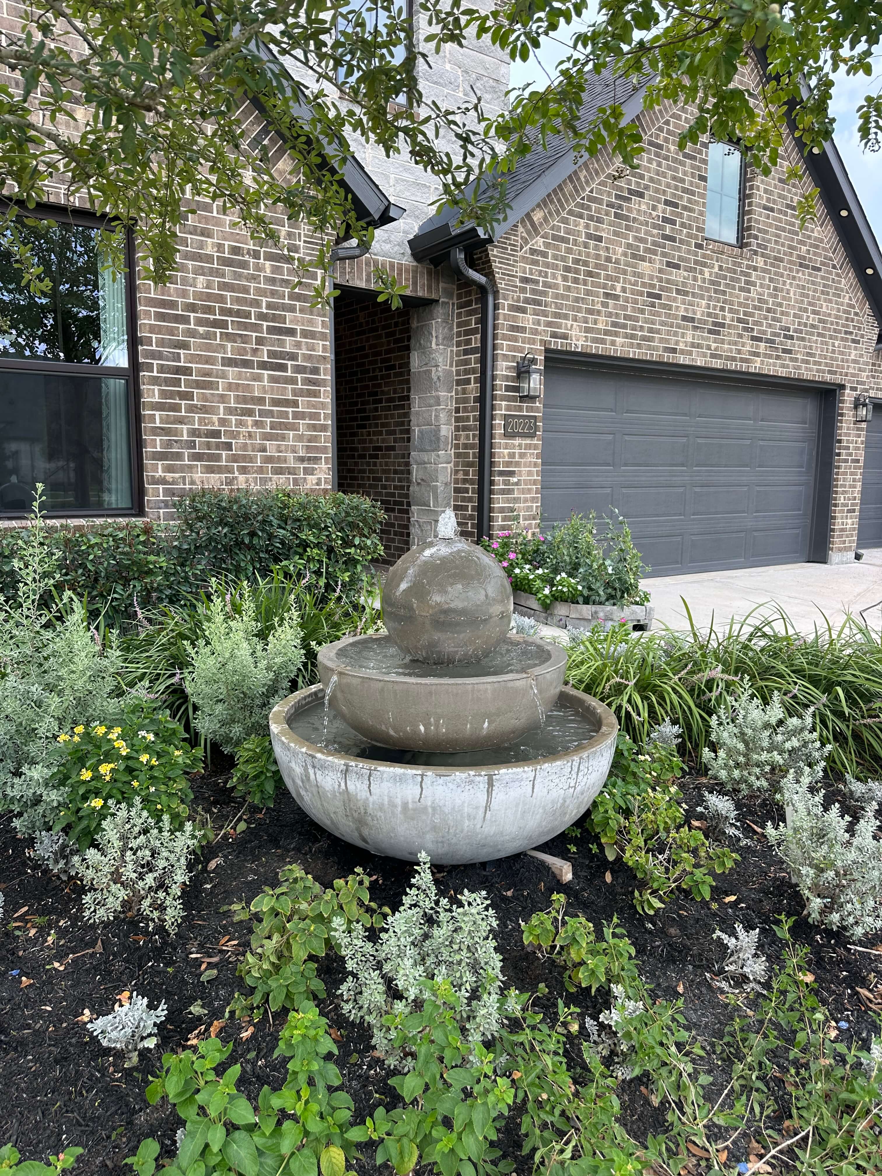 Black Ball Fountain Pool Plastic 46x46