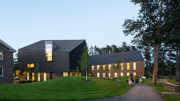 Barry Mills Hall and the John and Lile Gibbons Center for Arctic Studies, Bowdoin College