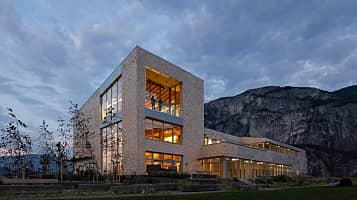 Oceanfront Squamish – Presentation Centre and Public House
