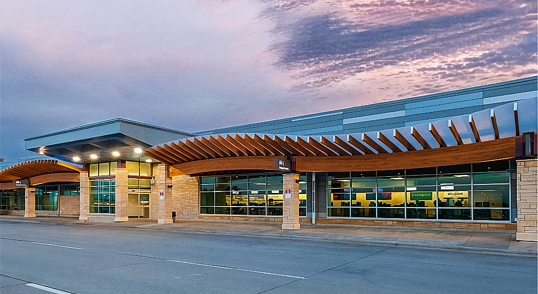 Eastern Iowa Airport Terminal - Mass Timber WIN Project | WoodWorks ...