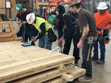 Denk & Roche Builders Company Logo