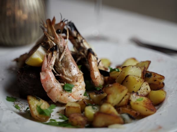 Gegrillte Garnelen mit Bratkartoffeln