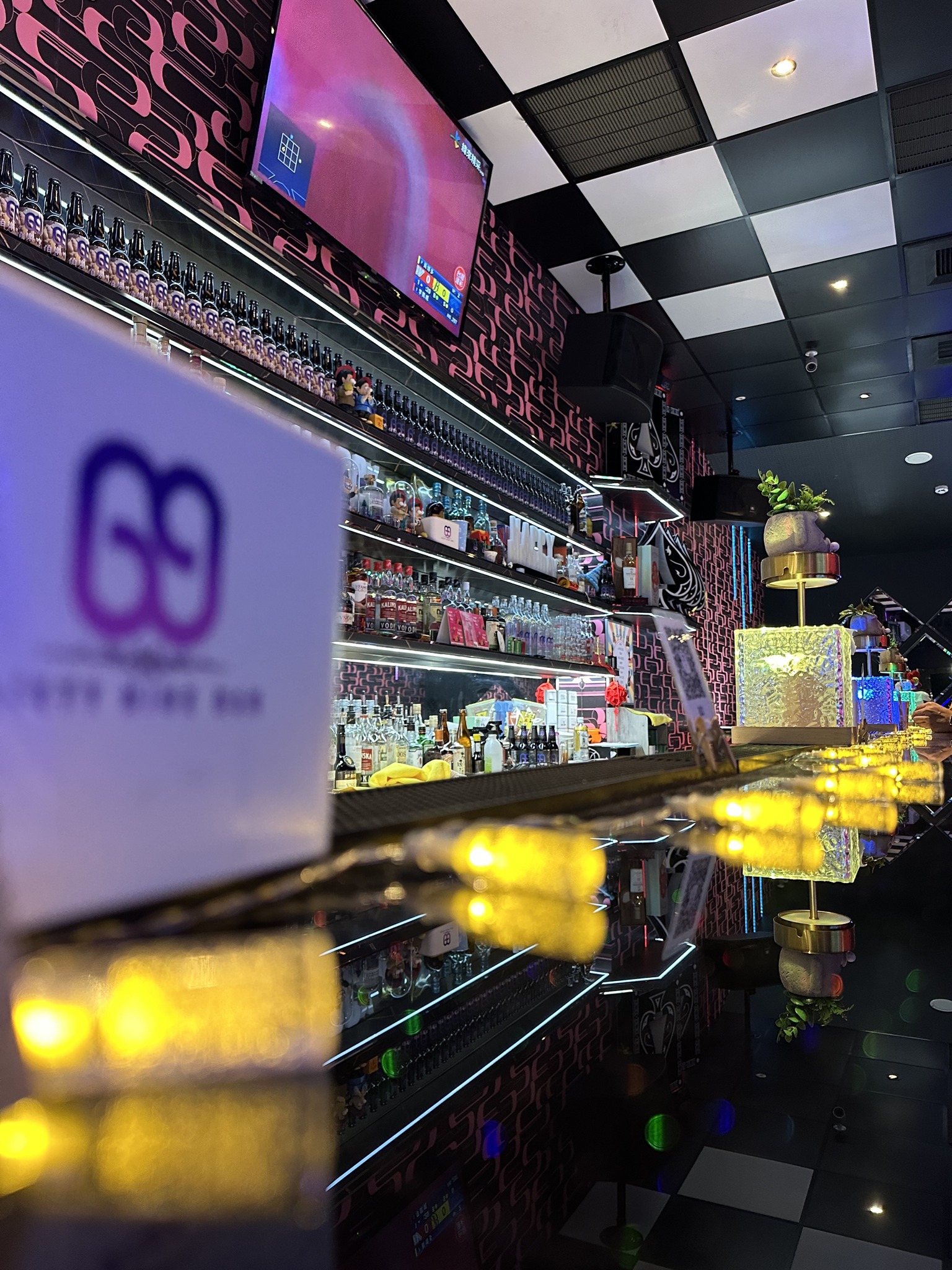 奢華外表下藏著台味靈魂 — 台中南屯「溜酒溜酒餐酒館 台中旗艦店」