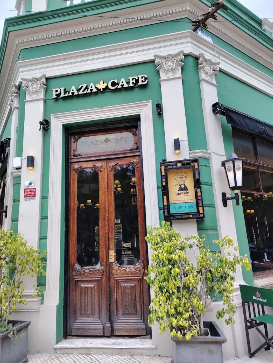 Plaza Café
