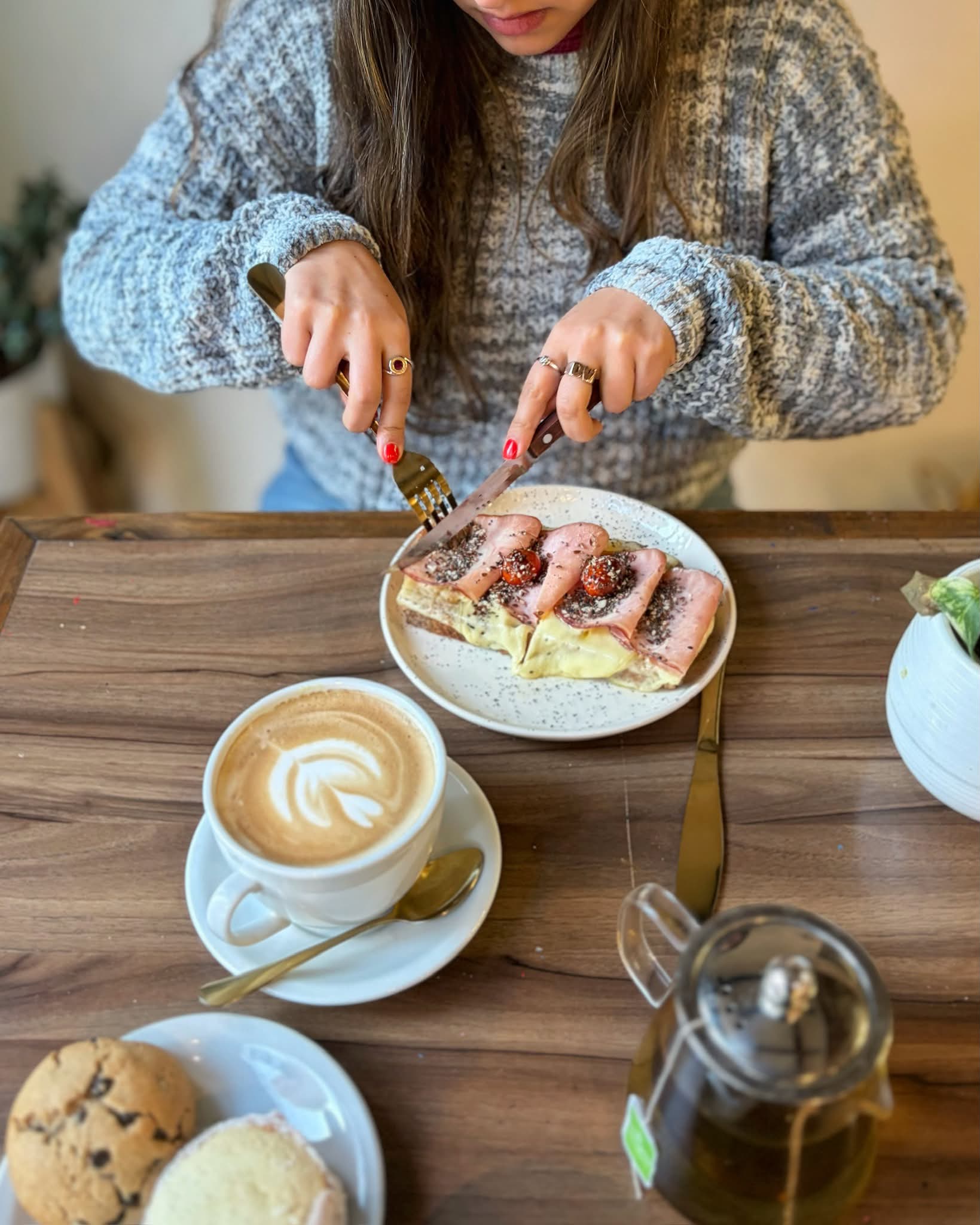 Mavie Café