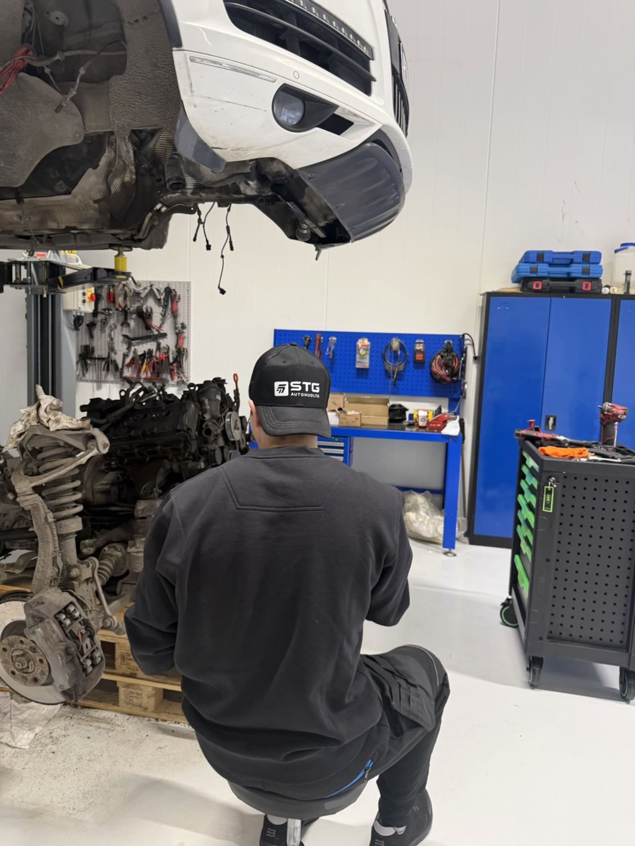 Automekaanikon palvelut – STG Autohuolto