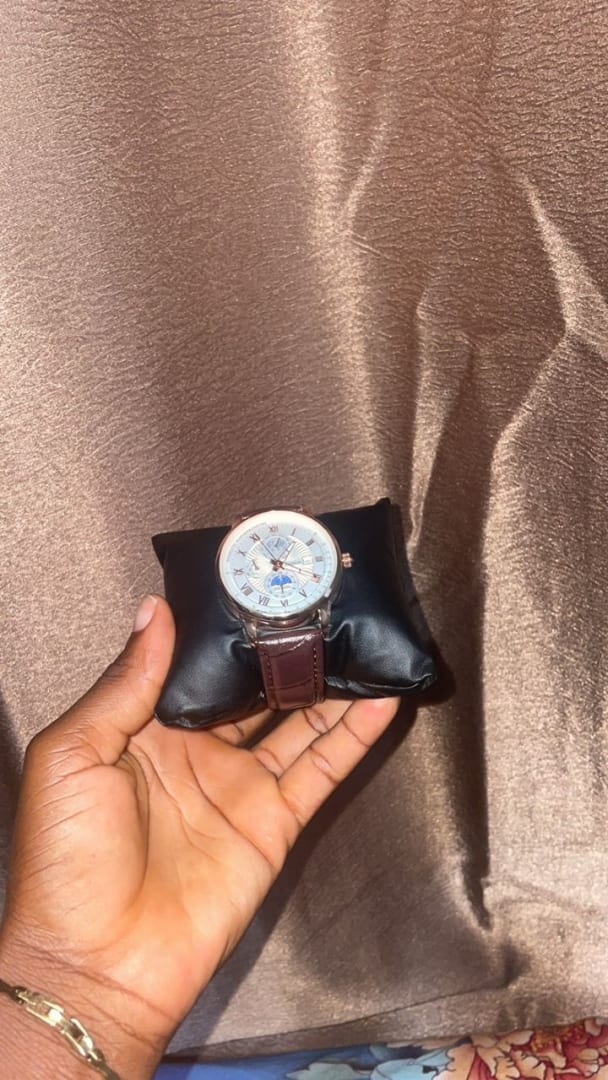 Classic White Screen Men watch