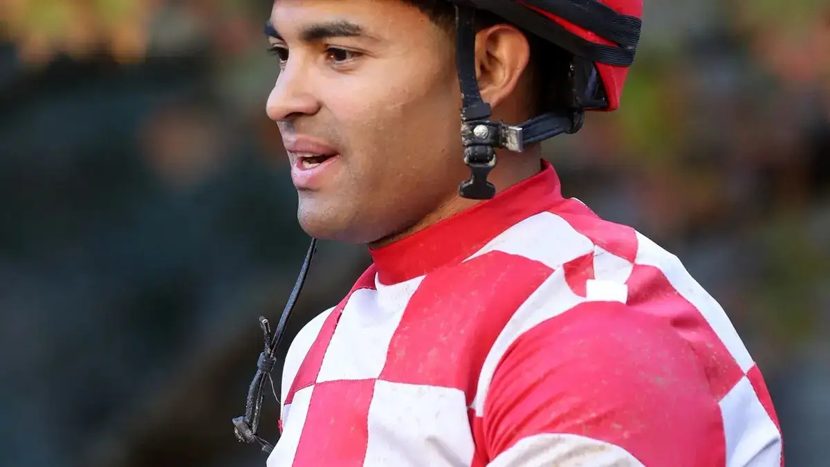 Luis Saez ganó 11 carreras y recibió el premio semanal