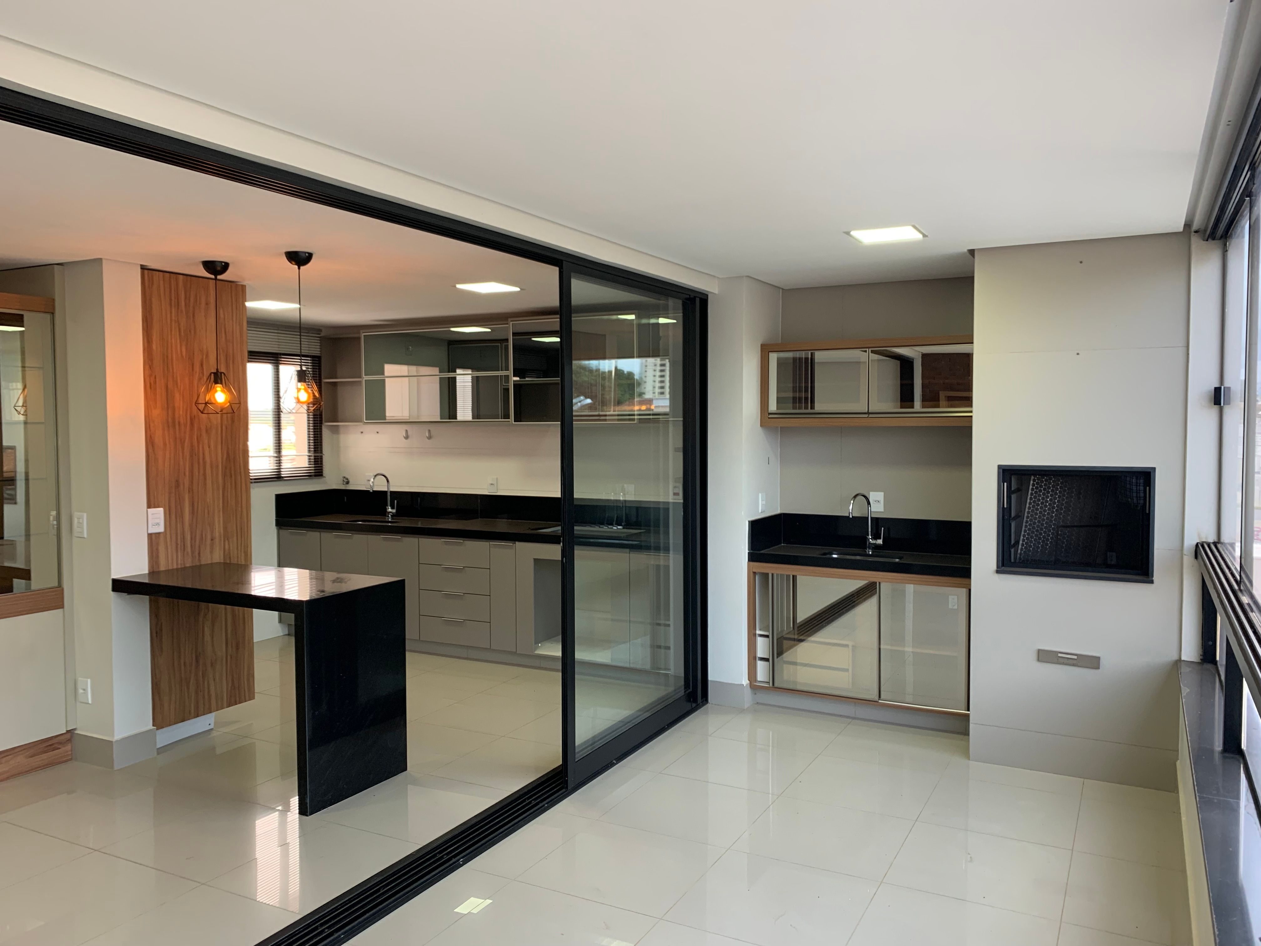 Apartamento Alto Padrão no Centro | 3 Suítes, Varanda Gourmet e 2 Vagas