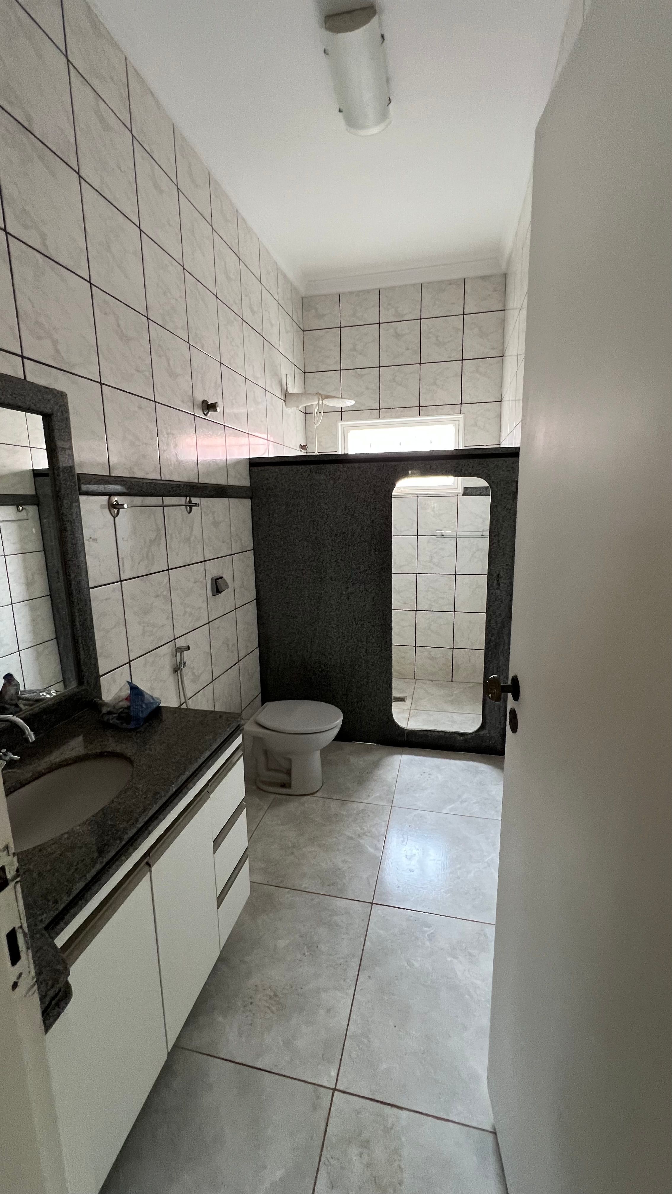 Casa Ampla no Bairro Constantino | 4 Quartos, Churrasqueira e Várias Vagas - Foto 9