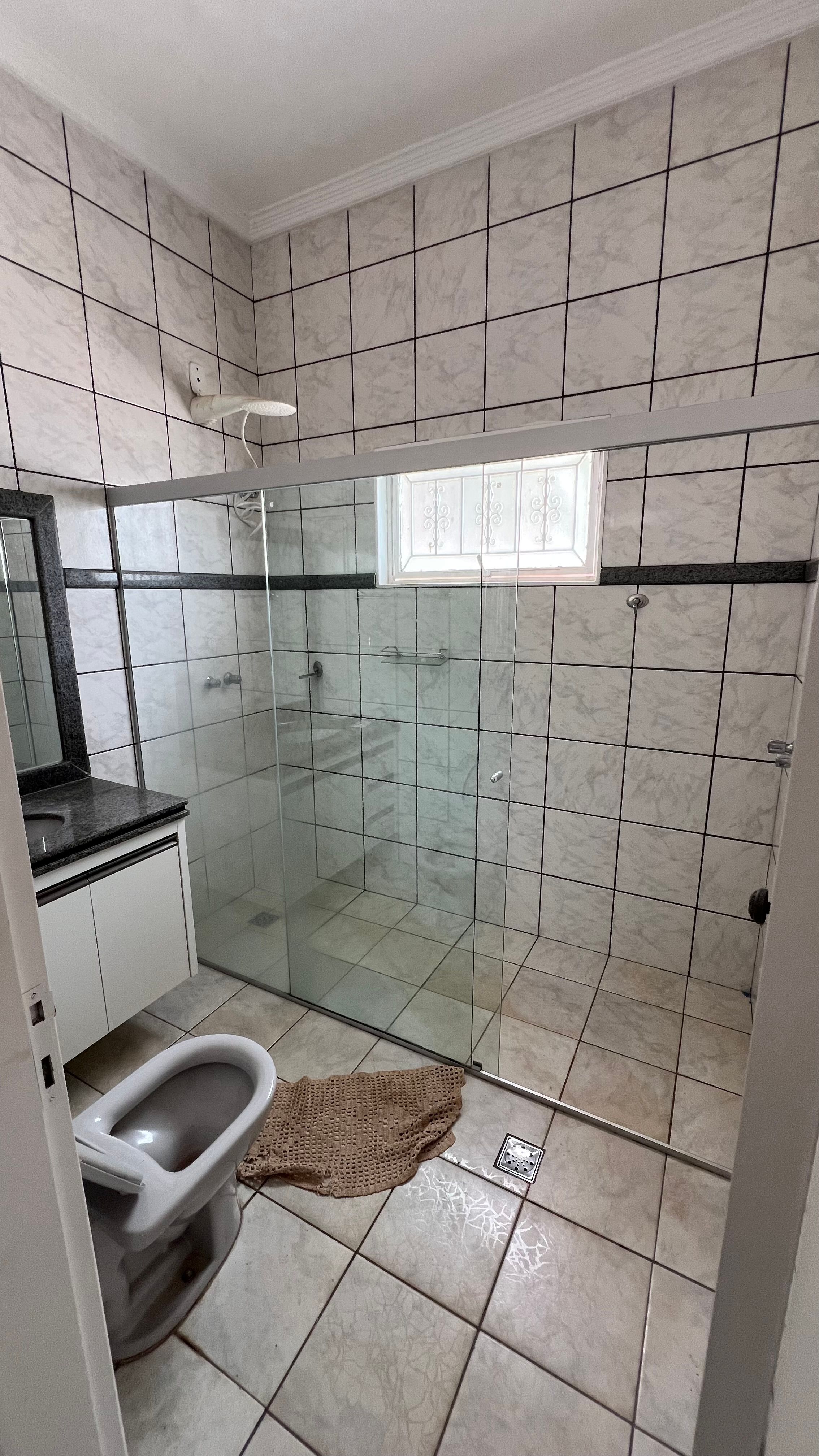 Casa Ampla no Bairro Constantino | 4 Quartos, Churrasqueira e Várias Vagas - Foto 7