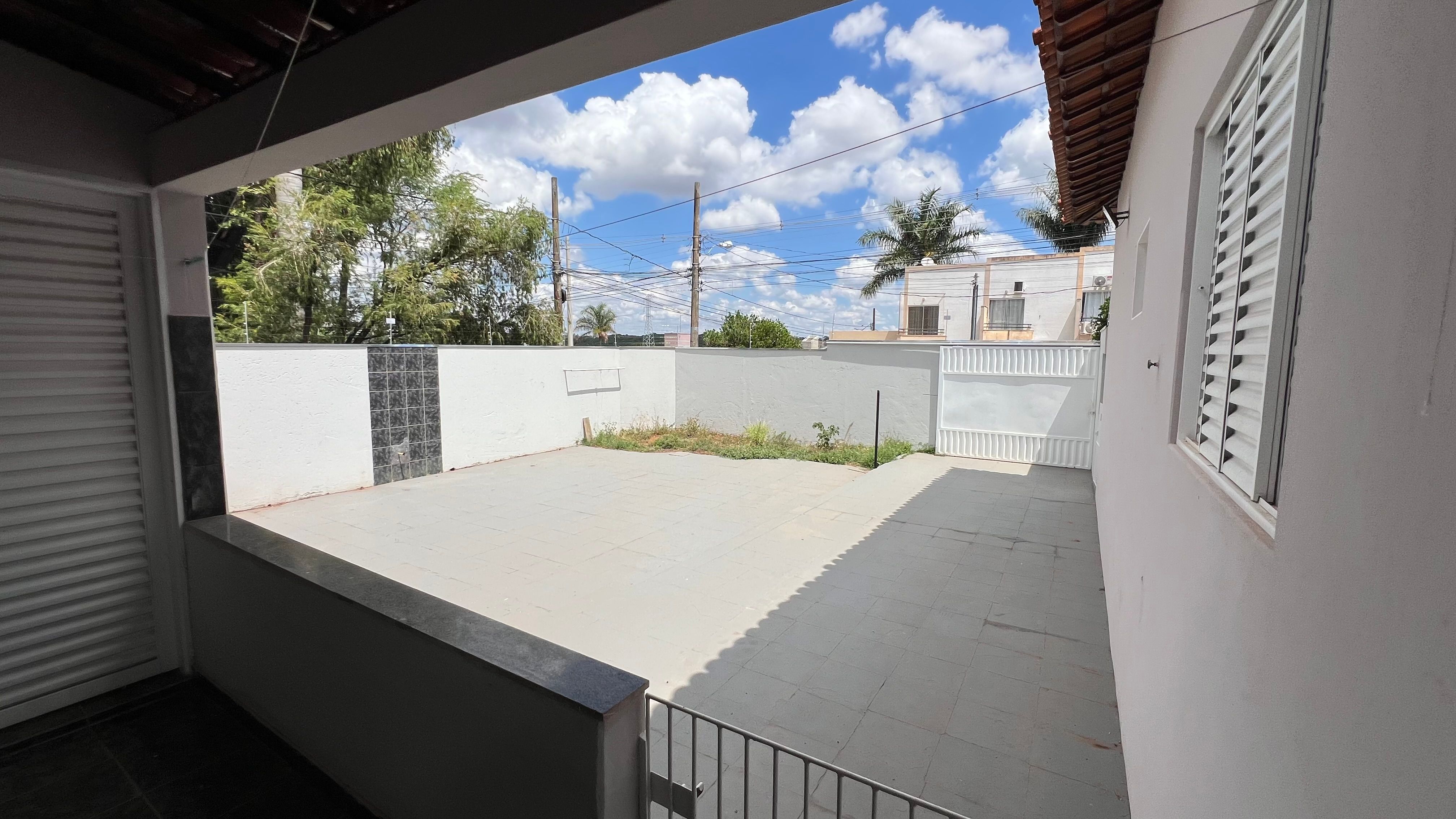 Casa Ampla no Bairro Constantino | 4 Quartos, Churrasqueira e Várias Vagas - Foto 4