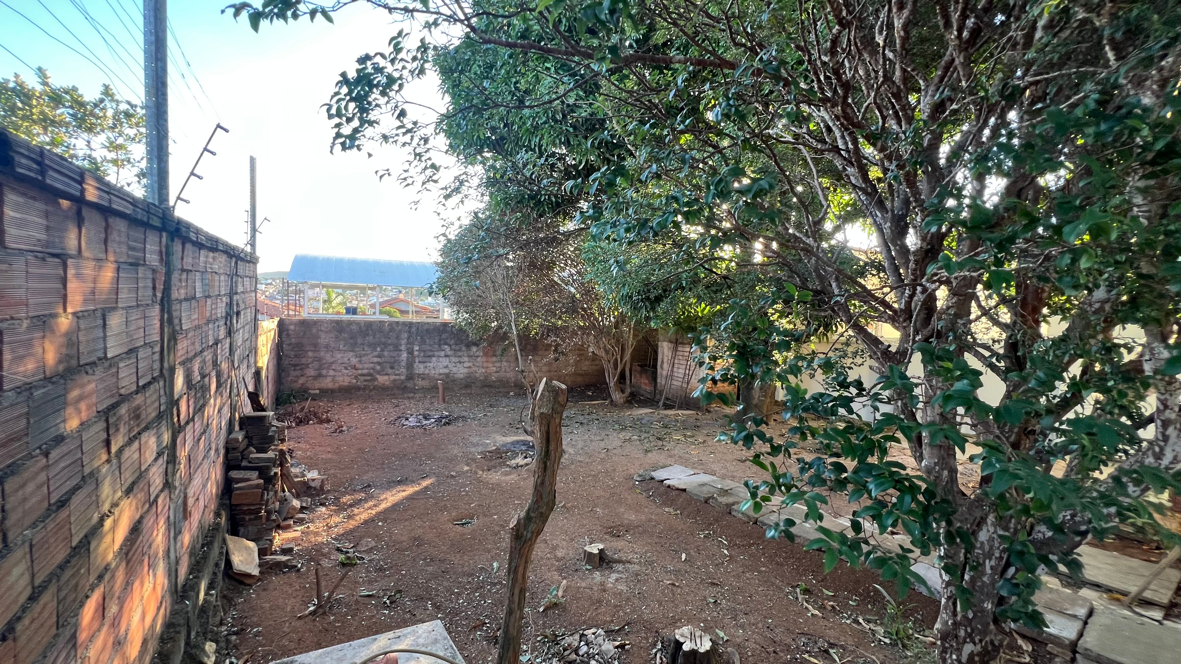 Casa no centro com 4 quartos e excelente localização - Foto 17