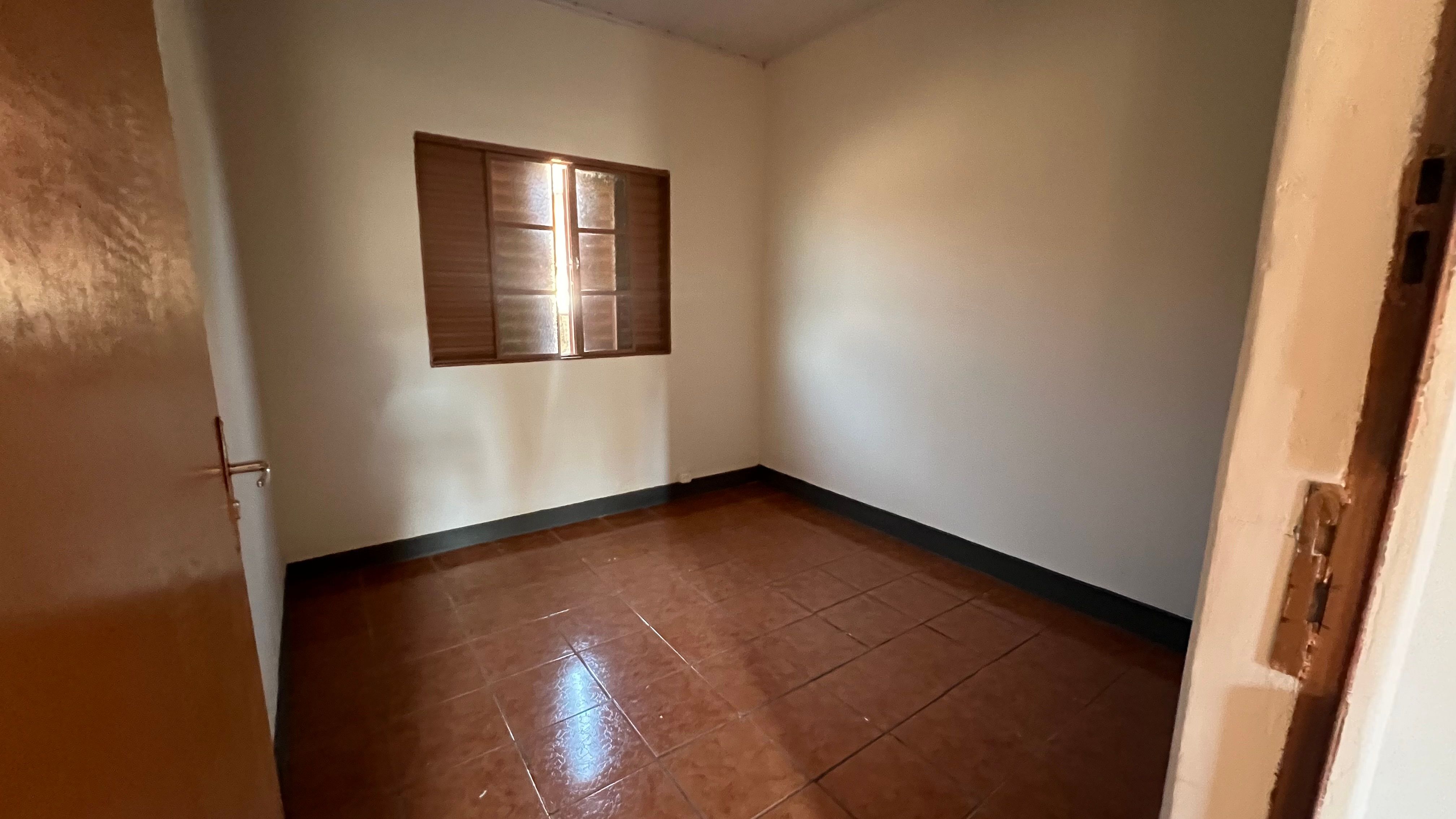 Casa bem conservada no Bairro São Francisco, em frente a avenida de grande fluxo - Foto 5