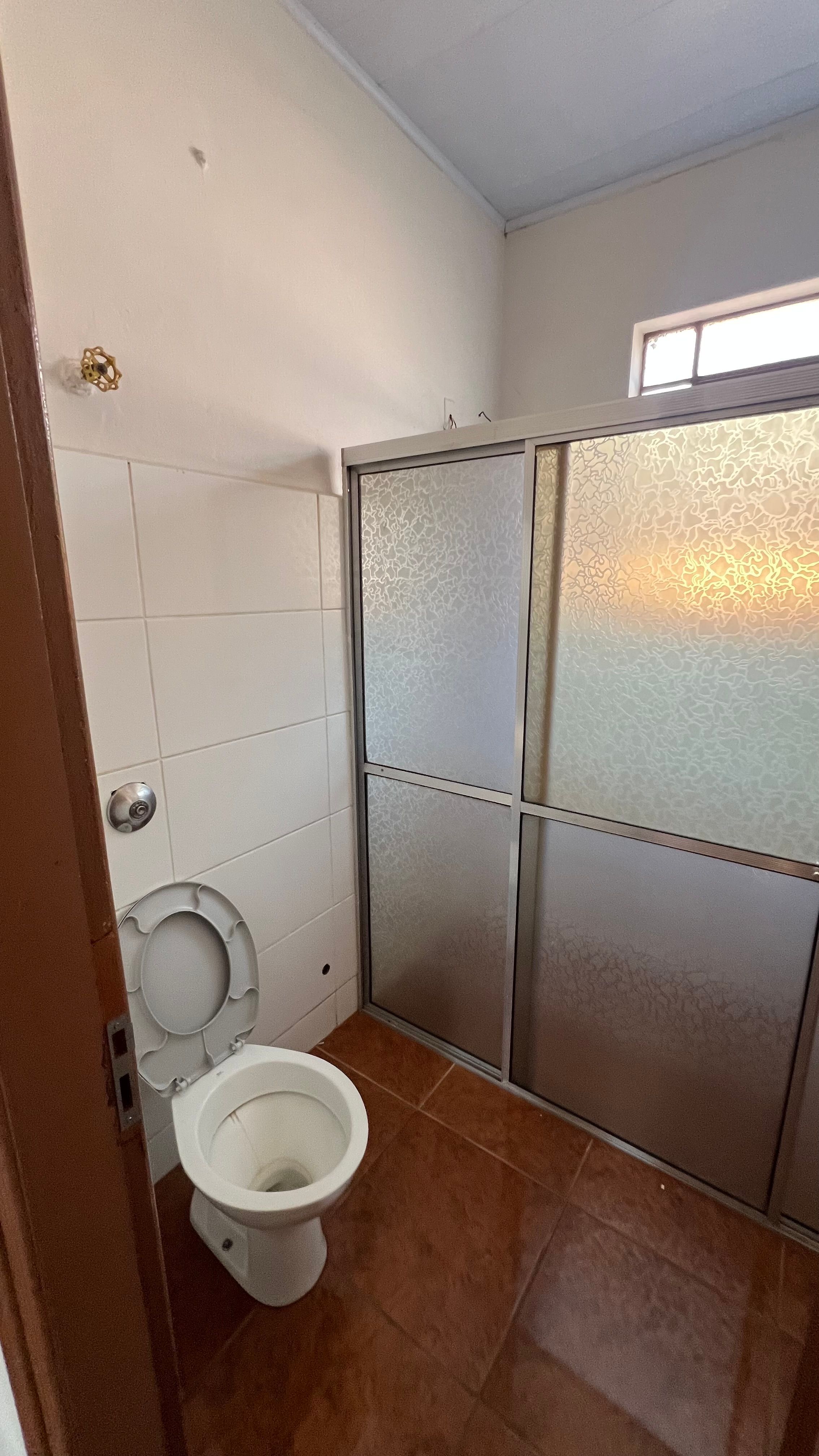 Casa bem conservada no Bairro São Francisco, em frente a avenida de grande fluxo - Foto 6