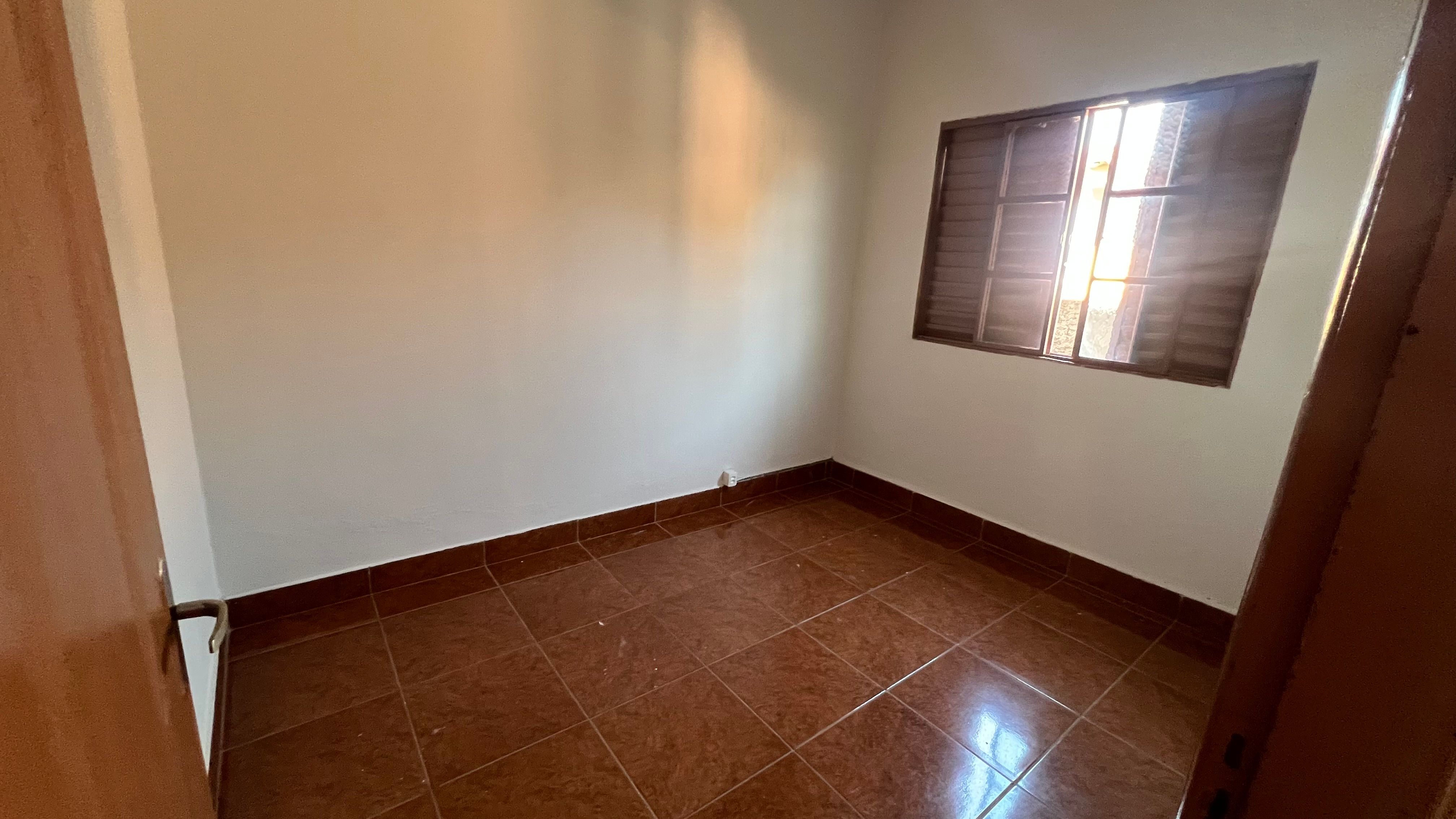 Casa bem conservada no Bairro São Francisco, em frente a avenida de grande fluxo - Foto 8