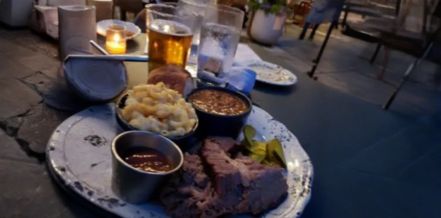 carousel-default-image