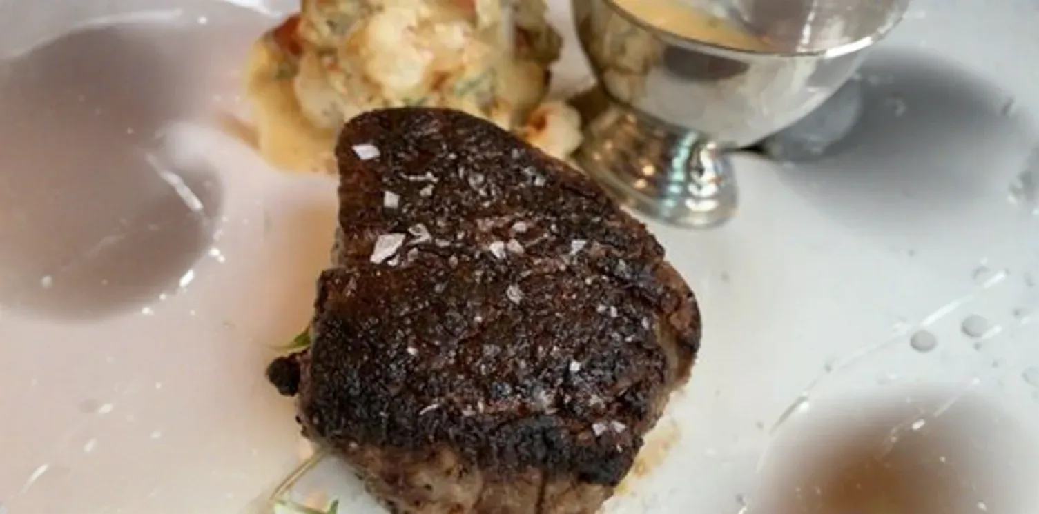 carousel-default-image