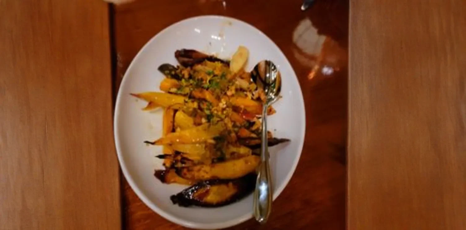 carousel-default-image