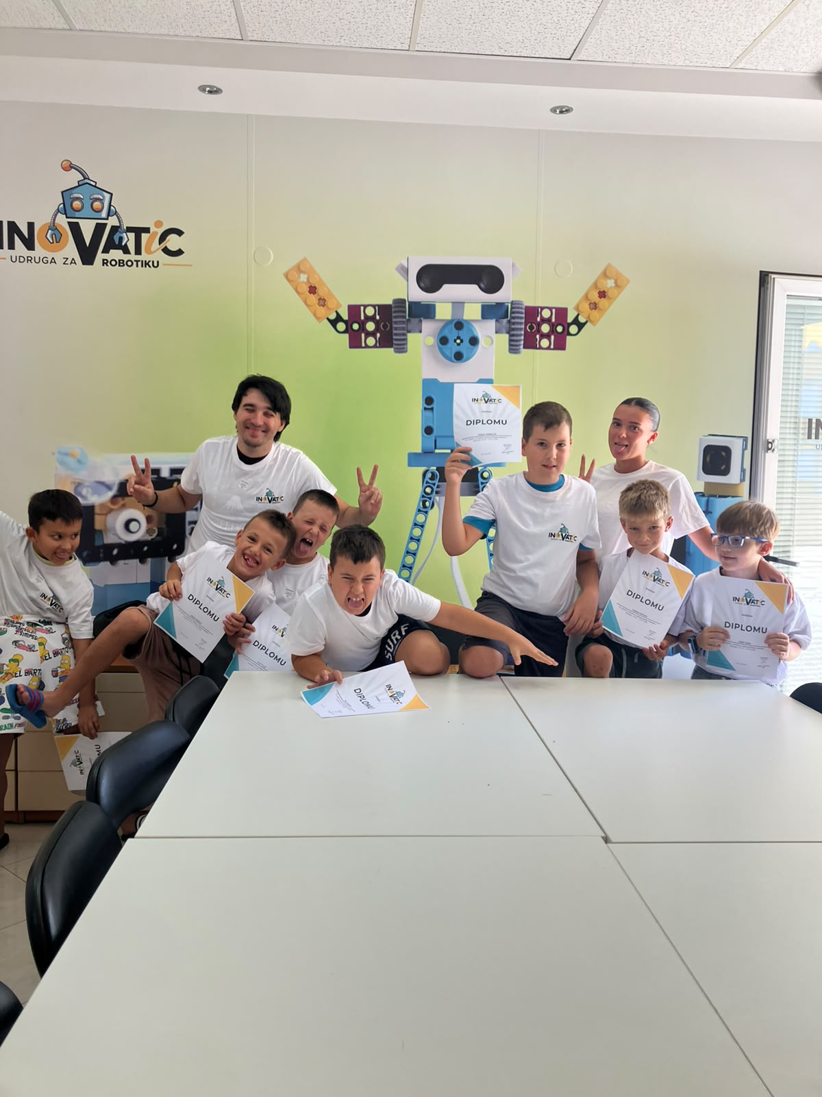 Uspješno završen drugi ciklus Ljetnog kampa LEGO robotike 2026.