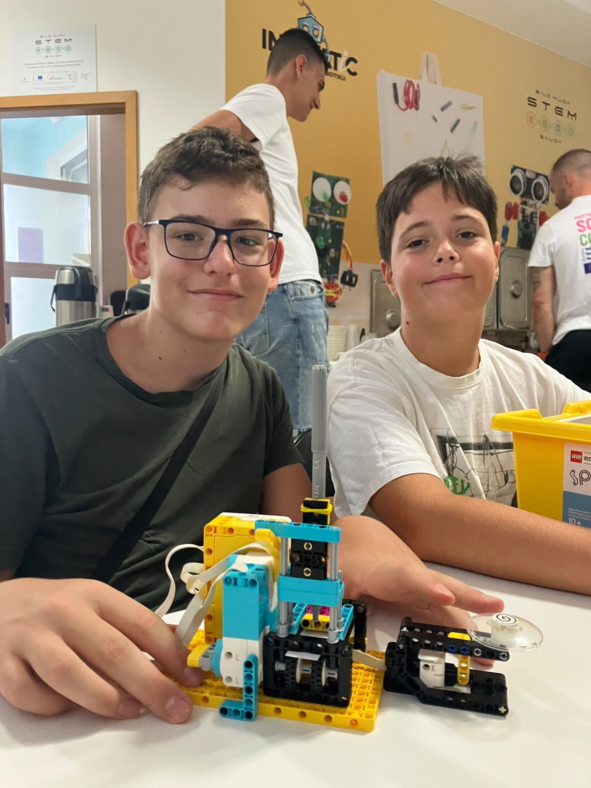 Uspješno završen prvi ciklus Ljetnog kampa LEGO robotike 2026.