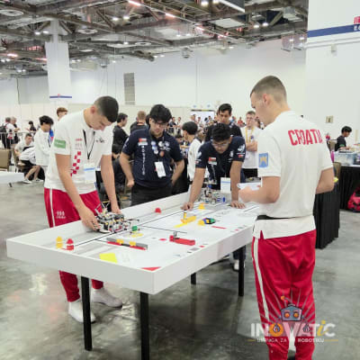 Udruga Inovatic osvojila srebro na svjetskom finalu robotike u Singapuru!