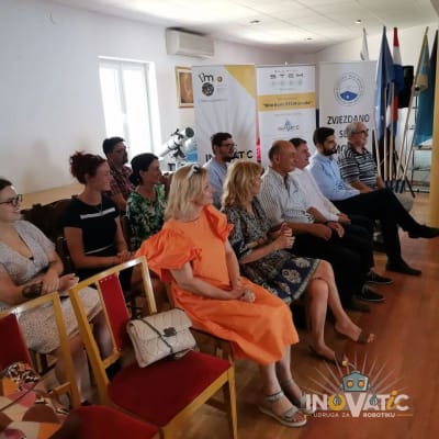 Održan prvi Ljetni kamp robotike na Zvjezdanom selu Mosor u sklopu EU projekta “Bilo kuda STEM svuda”.