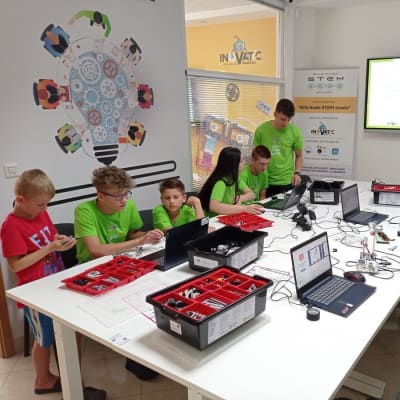 Održan prvi splitski kamp robotike u sklopu EU projekta “Bilo kuda STEM svuda”.