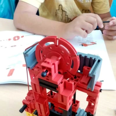 Održane tri Ljetne škole robotike na Braču u sklopu EU projekta “Bilo kuda STEM svuda”.