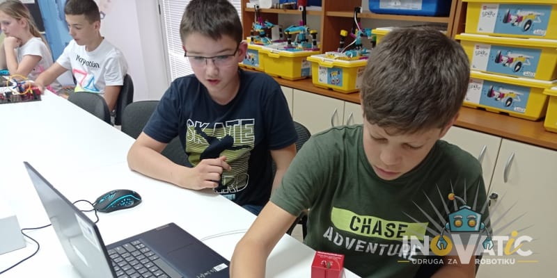 Prijave na ciklus besplatnih višednevne radionice elementarne robotike “Bilo kuda STEM svuda”
