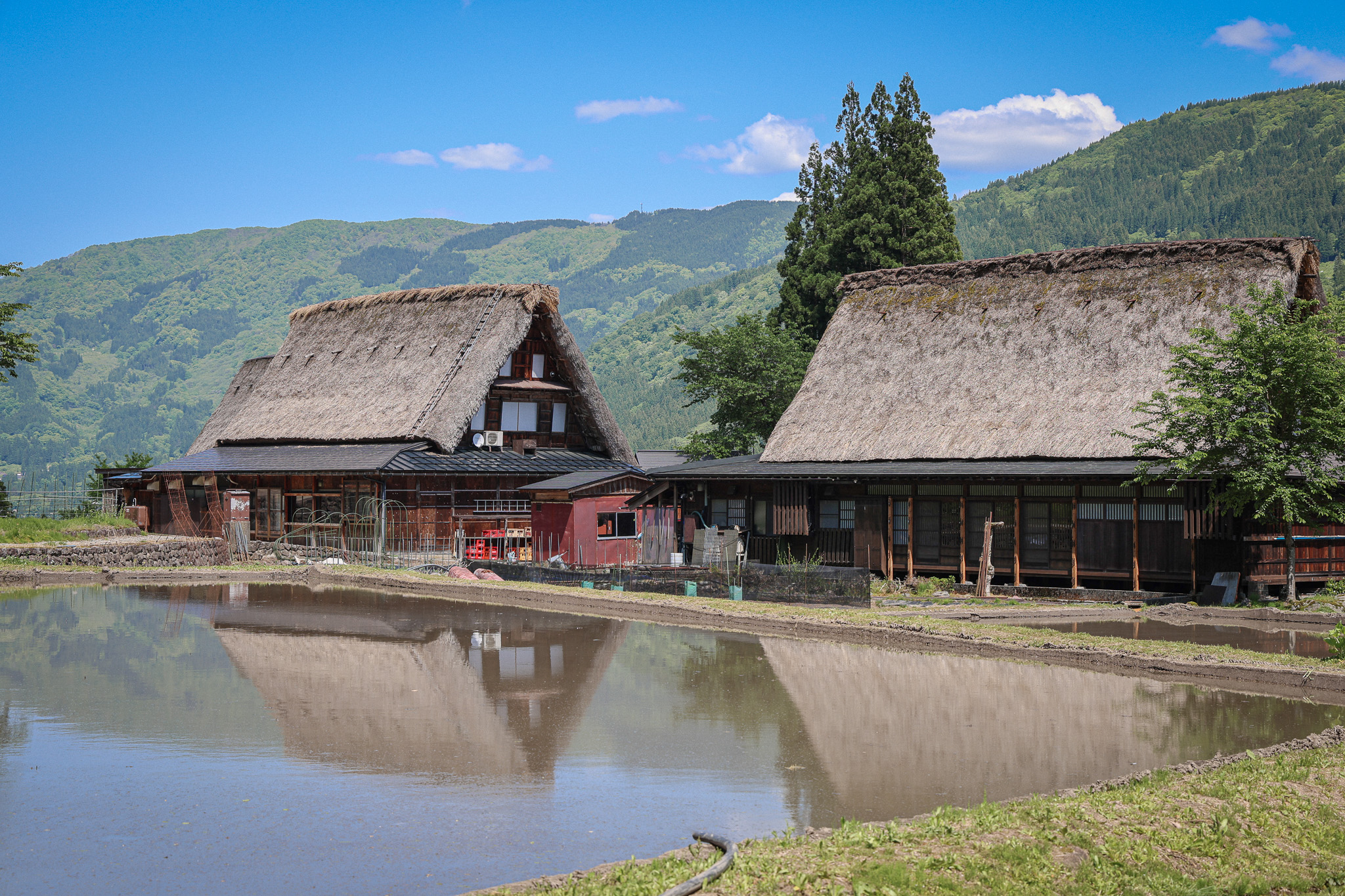 Primitive gasshō-zukuri