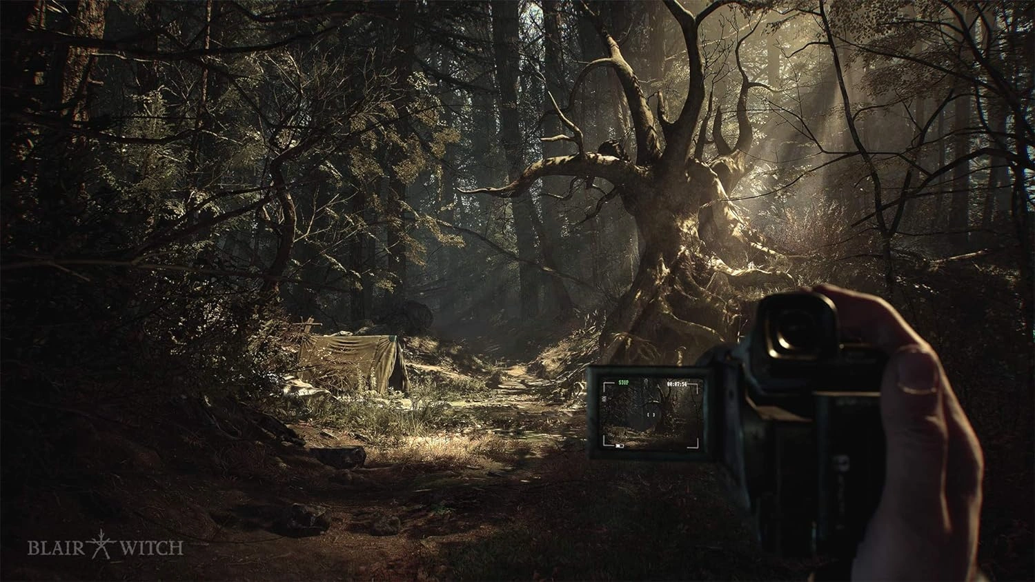 Blair Witch Xbox One VHS camcorder mechanic gameplay Black Hills Forest Pakistan