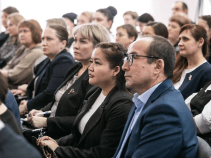 Денис Паслер предложил повысить зарплаты оренбургским учителям