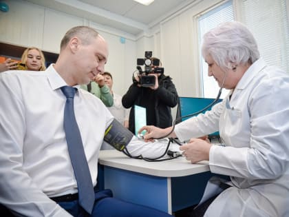 Сегодня, 7 марта, губернатор Денис Паслер принял участие в открытии модульной поликлиники № 5 в Оренбурге