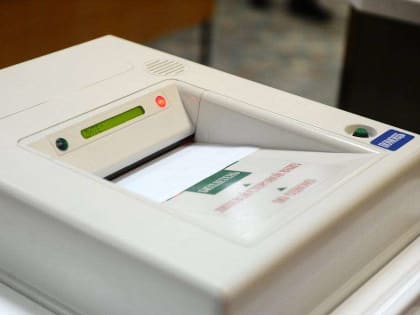 Кандидаты в губернаторы Оренбуржья от «Коммунистов России» и «Новых людей» сдали подписи в избирком